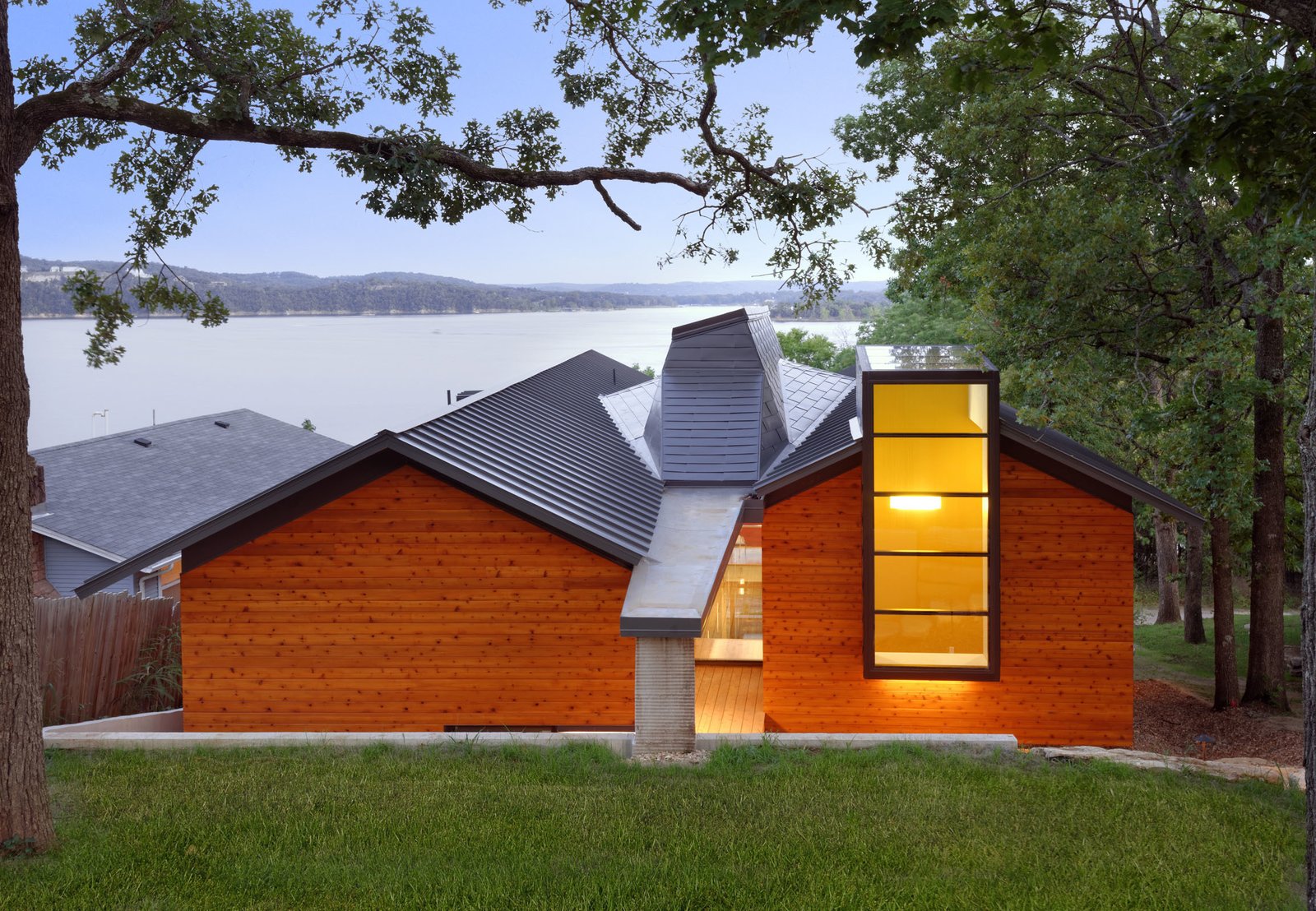 金屬瓦和水泥瓦