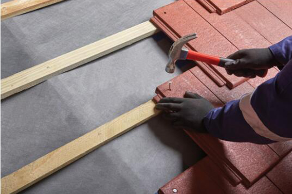 金屬瓦施工現(xiàn)場