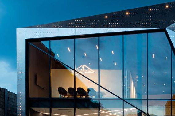 金屬?gòu)?fù)合瓦建筑