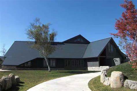 金屬?gòu)?fù)合瓦建筑