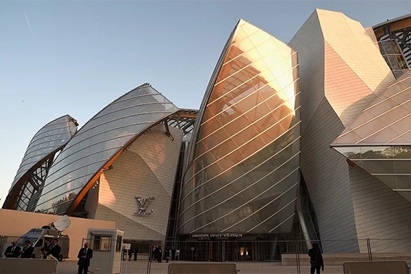 金屬復(fù)合瓦建筑