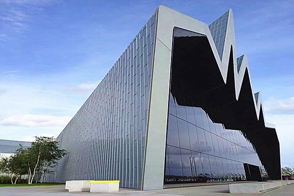 金屬復(fù)合瓦建筑