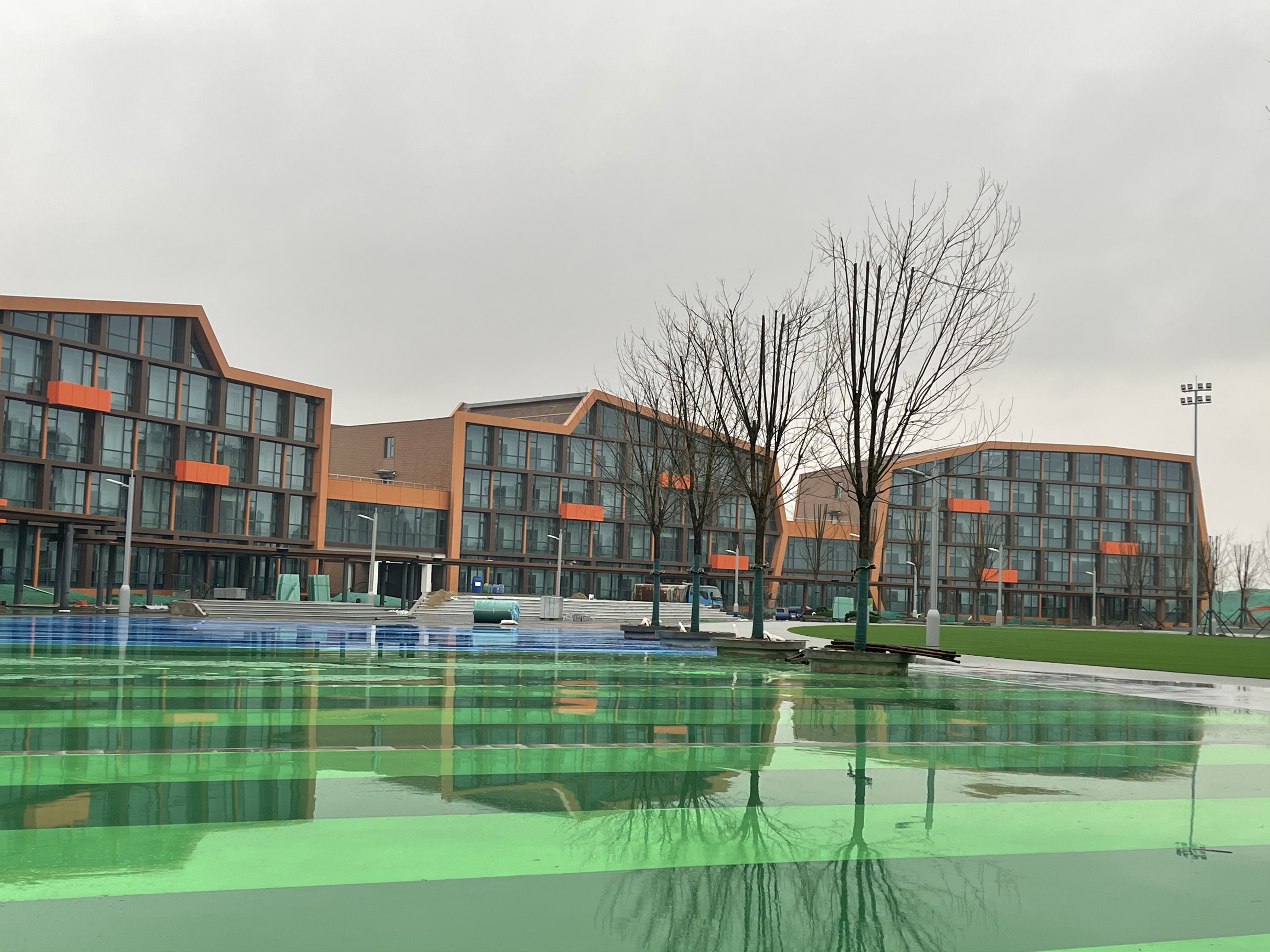 金屬?gòu)?fù)合瓦建筑