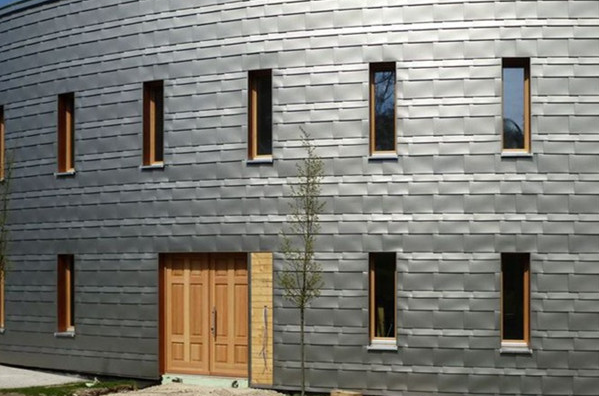 金屬?gòu)?fù)合瓦建筑